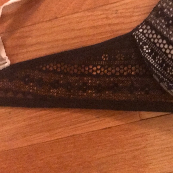 VS Lacy Push-Up Bra Size 34B - Picture 7 of 9